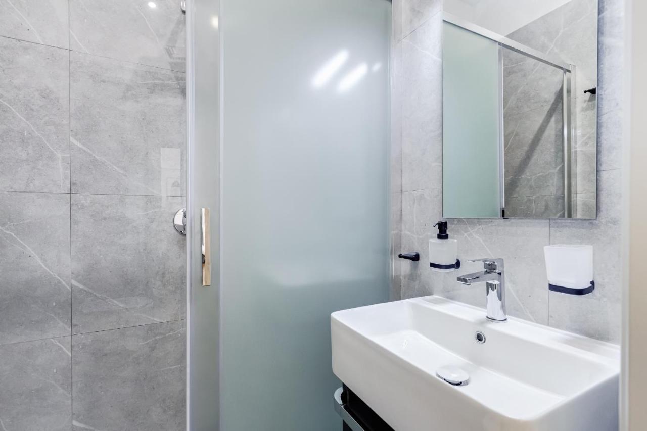 Bdc - The Boss: Stunning 2-Bdr Apartment @Termini Rzym Zewnętrze zdjęcie